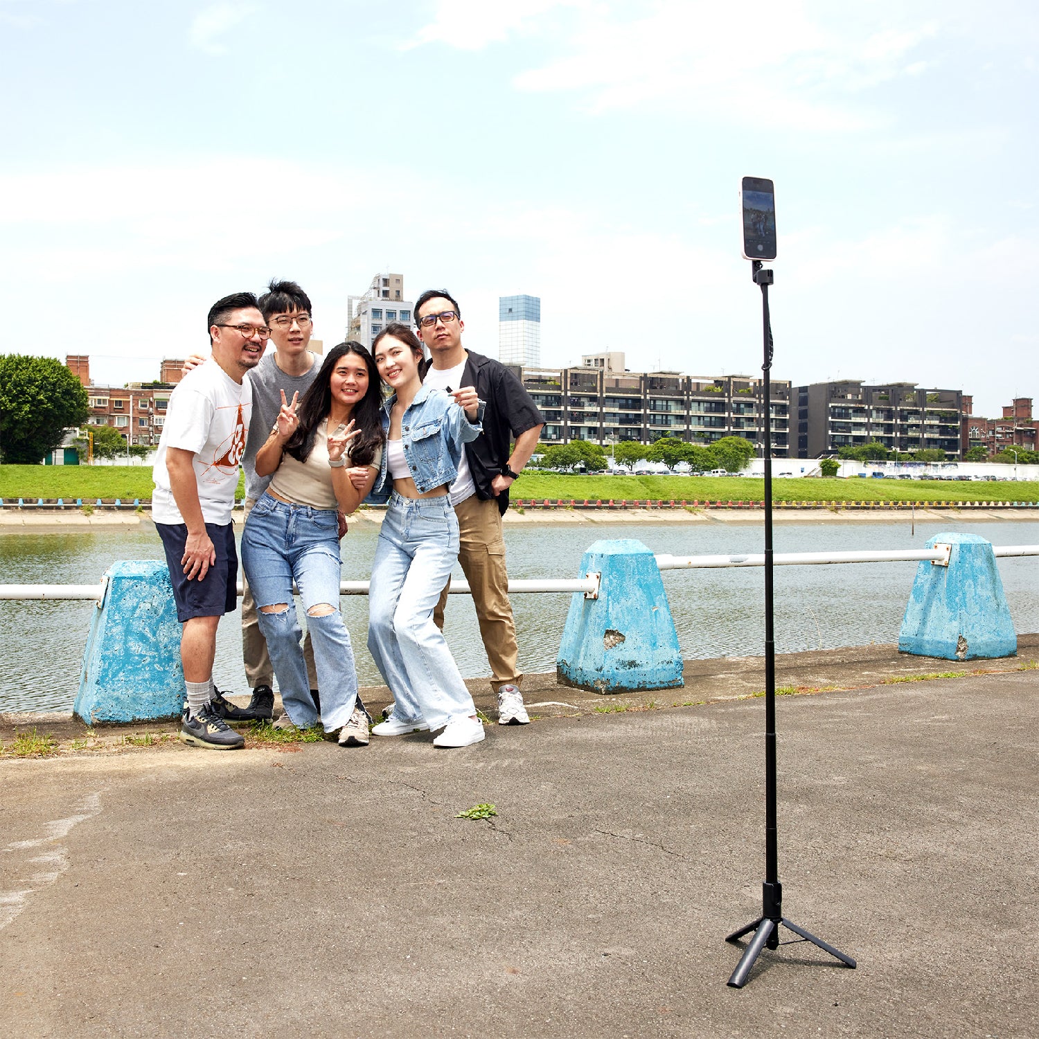SELFIE_Pro_main-pic_NO_08_1500px.jpg